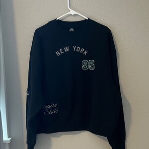 NWOT Pacsun crewneck women’s small. So cute & soft. Never worn